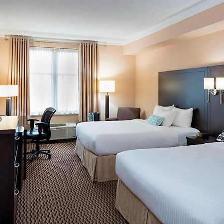 Delta Hotels By Marriott Guelph Conference Centre Exterior photo