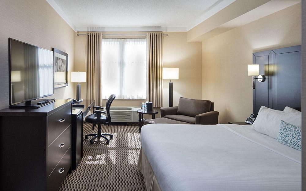 Delta Hotels By Marriott Guelph Conference Centre Exterior photo